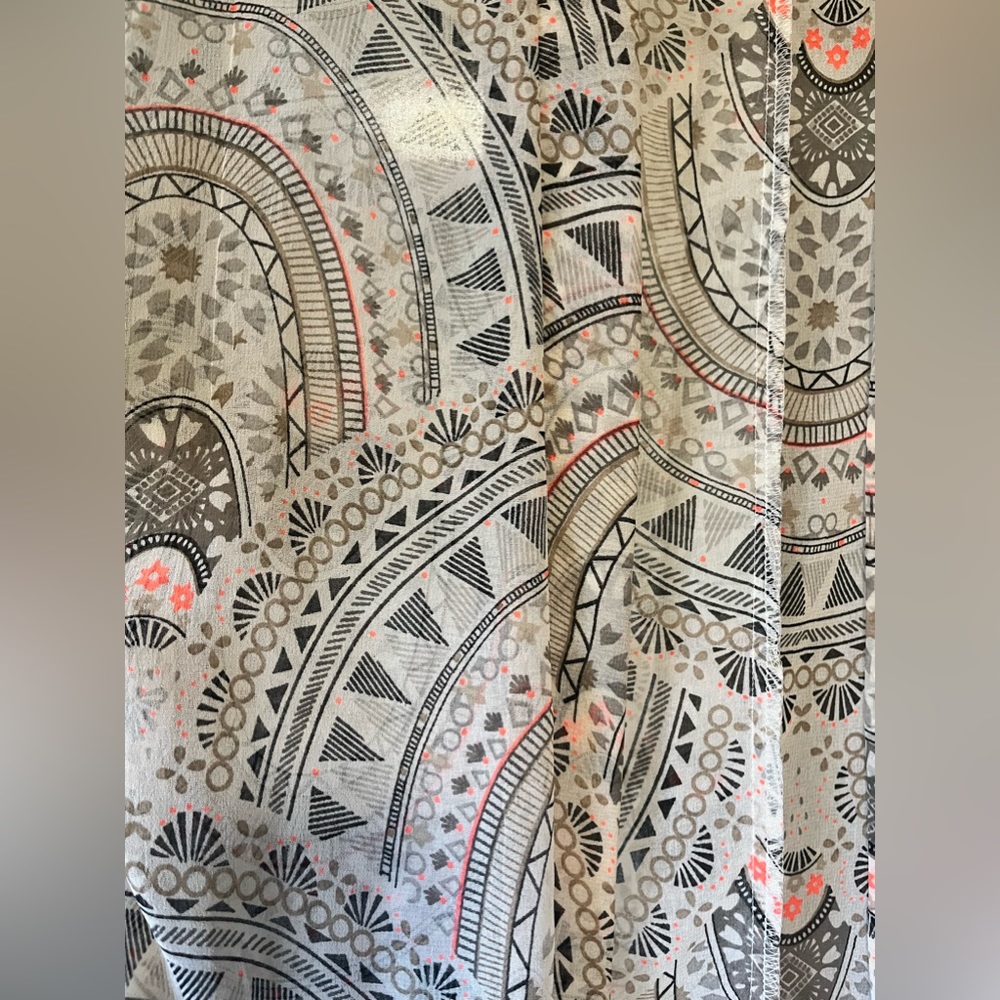 Cover up - Picture 2 of 6